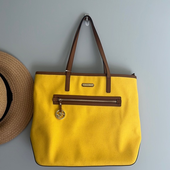 NWOT  Michael Kors Kempton  Large Tote Handbag Sunflower color canvas + leather - Picture 6 of 13